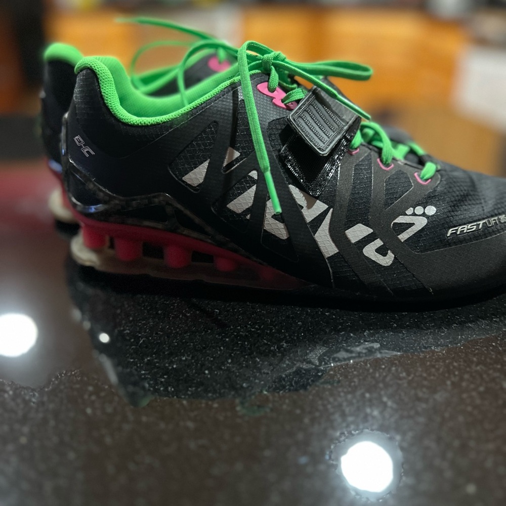 Lifting shoes (women)